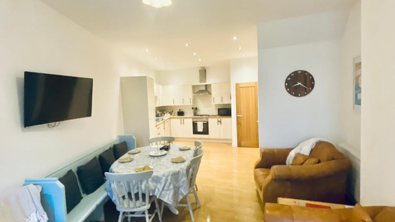 The Bonting Beautiful Three Bed Townhouse Near Harbour And Beach 托基 外观 照片