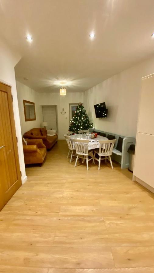 The Bonting Beautiful Three Bed Townhouse Near Harbour And Beach 托基 外观 照片